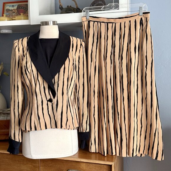 Vtg 80s DAVID HAYES 3pc Silk Blouse Blazer & Pleated Skirt Suit Striped - Picture 1 of 12
